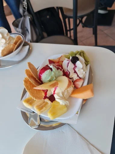 Gelato-Zubereitung – täglich frisch nach Familienrezept